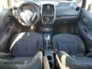 2015 Nissan Note SV z VIN 3N1CE2CP5FL354503, wystawiony jako Copart lot #82572985 z przebiegiem 144 924 mil mil oraz Szkoda całkowita • Salvage title. Historia ofert i sprzedaży dostępna na DreamBid. Obrazek 8.