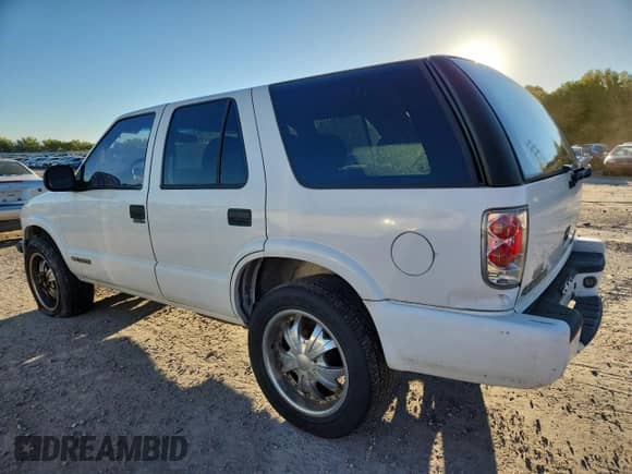 1998 Chevrolet Blazer LS с VIN 1GNDT13W4W2268486, выставлен на аукционе Copart как лот 84461035 с пробегом Не указан миль и Списание • Salvage title. История ставок и продаж доступна на DreamBid. Изображение 2.