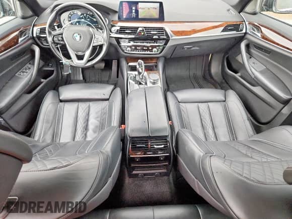 2018 BMW 5 Series 530i xDrive z VIN WBAJA7C5XJWC76654, wystawiony jako Copart lot #69140585 z przebiegiem 84 242 mil mil oraz Szkoda całkowita • Salvage title. Historia ofert i sprzedaży dostępna na DreamBid. Obrazek 8.