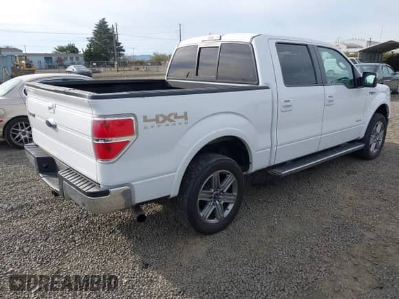 2011 Ford F-150 XLT z VIN 1FTFW1ET2BFA99583, wystawiony jako IAAI lot #43530602 z przebiegiem 191 786 mil mil oraz . Historia ofert i sprzedaży dostępna na DreamBid. Obrazek 4.
