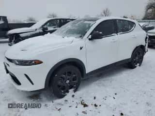 2023 Dodge Hornet GT Plus z VIN ZACNDFBNXP3A05921, wystawiony jako Copart lot #87070124 z przebiegiem 22 407 mil mil oraz Czysty tytuł • Clean title. Historia ofert i sprzedaży dostępna na DreamBid. Obrazek 1.