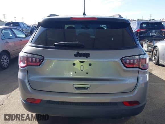 2020 Jeep Compass Latitude z VIN 3C4NJCBB1LT102627, wystawiony jako IAAI lot #41657827 z przebiegiem 68 371 mil mil oraz . Historia ofert i sprzedaży dostępna na DreamBid. Obrazek 16.