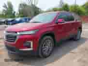 2023 Chevrolet Traverse LT Cloth z VIN 1GNERGKWXPJ310710, wystawiony jako IAAI lot #42405803 z przebiegiem 10 085 mil mil oraz . Historia ofert i sprzedaży dostępna na DreamBid. Obrazek 17.