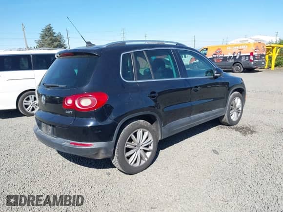 2010 Volkswagen Tiguan с VIN WVGAV9AX9AW522481, выставлен на аукционе IAAI как лот 42193574 с пробегом 168 904 миль миль и . История ставок и продаж доступна на DreamBid. Изображение 4.