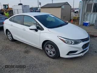 2018 Chevrolet Cruze LS с VIN 1G1BC5SM1J7228877, выставлен на аукционе IAAI как лот 43066362 с пробегом 92 538 миль миль и . История ставок и продаж доступна на DreamBid. Изображение 1.