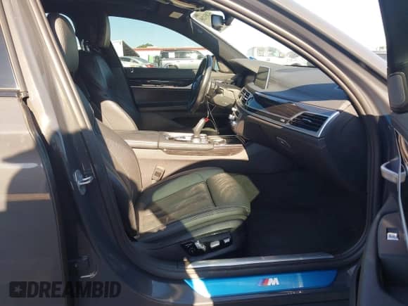 2022 BMW 7 Series 740i с VIN WBA7T2C08NCH69963, выставлен на аукционе IAAI как лот 42851205 с пробегом 56 989 миль миль и . История ставок и продаж доступна на DreamBid. Изображение 5.