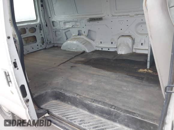 1999 Ford Econoline Cargo with VIN 1FTRE14W0XHB13200, listed as a IAAI auction lot 43476403 with 231,941 mi miles and . Bid and sale history available at DreamBid. Image 8.