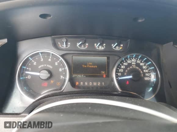 2012 Ford F-150 XLT с VIN 1FTFW1CF5CKD45953, выставлен на аукционе Copart как лот 80826055 с пробегом 377 259 миль миль и Списание • Salvage title. История ставок и продаж доступна на DreamBid. Изображение 9.