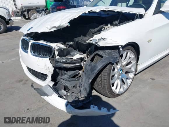 2009 BMW 3 Series 328i with VIN WBAPH53529A435361, listed as a IAAI auction lot 43336583 with 145,413 mi miles and . Bid and sale history available at DreamBid. Image 6.
