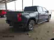 2022 Chevrolet Silverado 1500 RST z VIN 1GCUDEET0NZ644607, wystawiony jako IAAI lot #41614044 z przebiegiem 56 524 mil mil oraz . Historia ofert i sprzedaży dostępna na DreamBid. Obrazek 4.