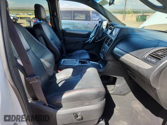 2016 Dodge Grand Caravan R/T with VIN 2C4RDGEG9GR347059, listed as a Copart auction lot 80558535 with 133,557 mi miles and Salvage title. Bid and sale history available at DreamBid. Image 7.