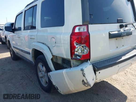 2007 Jeep Commander Sport with VIN 1J8HH48K07C587312, listed as a IAAI auction lot 42004278 with 208,390 mi miles and . Bid and sale history available at DreamBid. Image 6.