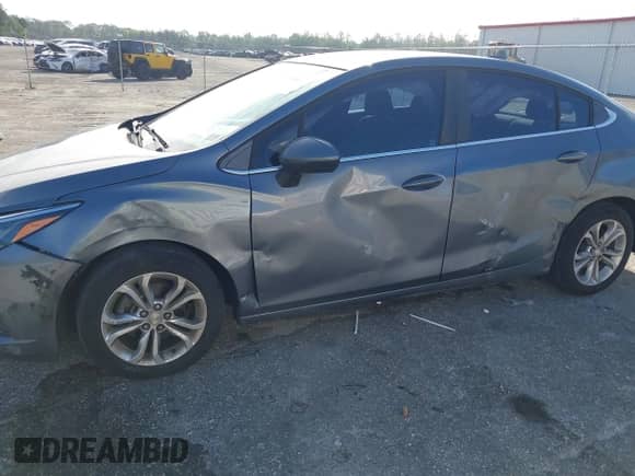 2019 Chevrolet Cruze LT с VIN 1G1BE5SM0K7101128, выставлен на аукционе IAAI как лот 43344737 с пробегом 85 962 миль миль и . История ставок и продаж доступна на DreamBid. Изображение 6.