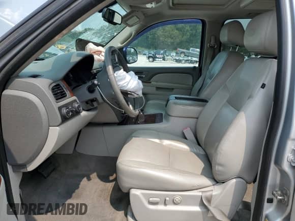 2012 Chevrolet Suburban LTZ with VIN 1GNSKKE76CR227172, listed as a Copart auction lot 71368945 with 184,913 mi miles and Clean title. Bid and sale history available at DreamBid. Image 7.