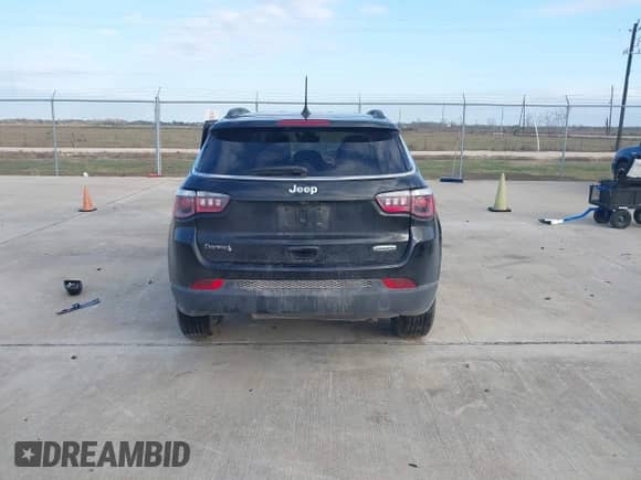2020 Jeep Compass Latitude z VIN 3C4NJCBB7LT162363, wystawiony jako IAAI lot #41253878 z przebiegiem 68 313 mil mil oraz . Historia ofert i sprzedaży dostępna na DreamBid. Obrazek 15.