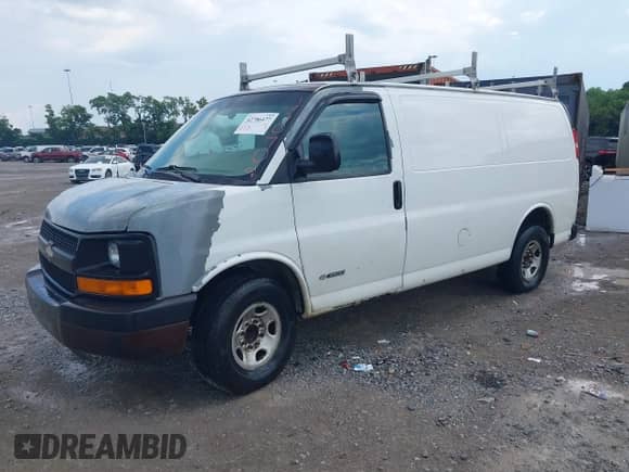 2005 Chevrolet Express Cargo с VIN 1GCHG35V951173070, выставлен на аукционе IAAI как лот 42786477 с пробегом 312 236 миль миль и . История ставок и продаж доступна на DreamBid. Изображение 2.