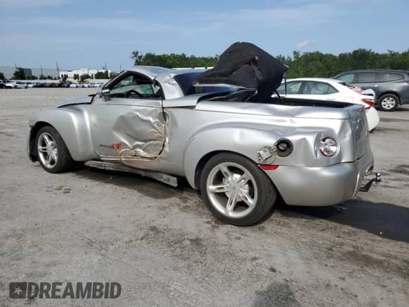 2004 Chevrolet SSR LS with VIN 1GCES14P34B110466, listed as a Copart auction lot 56200105 with 96,925 mi miles and Salvage title. Bid and sale history available at DreamBid. Image 2.