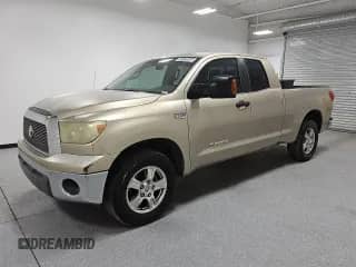 2007 Toyota Tundra SR5 z VIN 5TFRV541X7X004146, wystawiony jako Copart lot #68192855 z przebiegiem 181 895 mil mil oraz Czysty tytuł • Clean title. Historia ofert i sprzedaży dostępna na DreamBid. Obrazek 1.