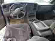 2004 GMC Sierra 1500 SLE z VIN 2GTEK13T941319242, wystawiony jako Copart lot #51701475 z przebiegiem Nie podano mil oraz Czysty tytuł • Clean title. Historia ofert i sprzedaży dostępna na DreamBid. Obrazek 8.