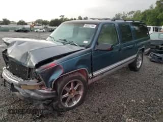 1993 Chevrolet Suburban с VIN 1GNEC16K5PJ308997, выставлен на аукционе Copart как лот 68327744 с пробегом 256 660 миль миль и Списание • Salvage title. История ставок и продаж доступна на DreamBid. Изображение 1.