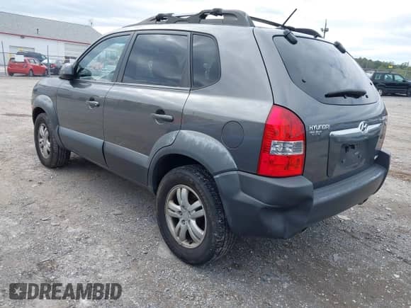 2008 Hyundai Tucson SE with VIN KM8JN72D88U817800, listed as a IAAI auction lot 43473154 with 169,214 mi miles and . Bid and sale history available at DreamBid. Image 3.