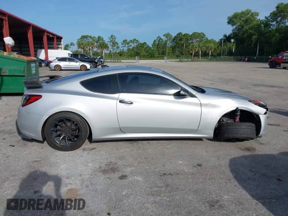 2014 Hyundai Genesis Coupe Ultimate с VIN KMHHU6KJ4EU119603, выставлен на аукционе IAAI как лот 42722054 с пробегом 93 423 миль миль и . История ставок и продаж доступна на DreamBid. Изображение 14.