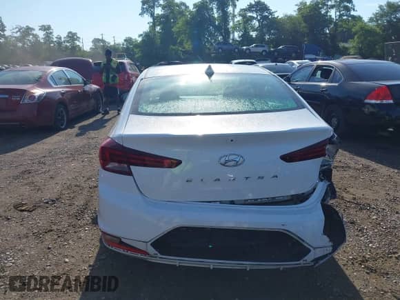 2019 Hyundai Elantra SEL z VIN 5NPD84LF3KH419502, wystawiony jako IAAI lot #42594176 z przebiegiem 70 545 mil mil oraz . Historia ofert i sprzedaży dostępna na DreamBid. Obrazek 16.