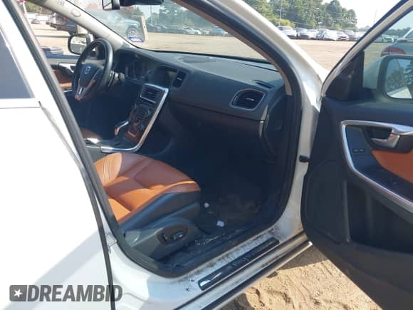 2014 Volvo S60 T6 with VIN YV1902FH3E2274346, listed as a IAAI auction lot 43229130 with 168,321 mi miles and . Bid and sale history available at DreamBid. Image 5.