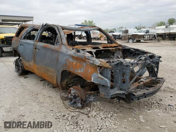2015 Chevrolet Tahoe LTZ z VIN 1GNSKCKC3FR529983, wystawiony jako Copart lot #67801495 z przebiegiem Nie podano mil oraz Nie do naprawy • Non repairable. Historia ofert i sprzedaży dostępna na DreamBid. Obrazek 4.