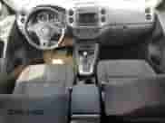 2017 Volkswagen Tiguan S с VIN WVGBV7AX0HK044042, выставлен на аукционе Copart как лот 58409385 с пробегом 127 588 миль миль и Списание • Salvage title. История ставок и продаж доступна на DreamBid. Изображение 8.