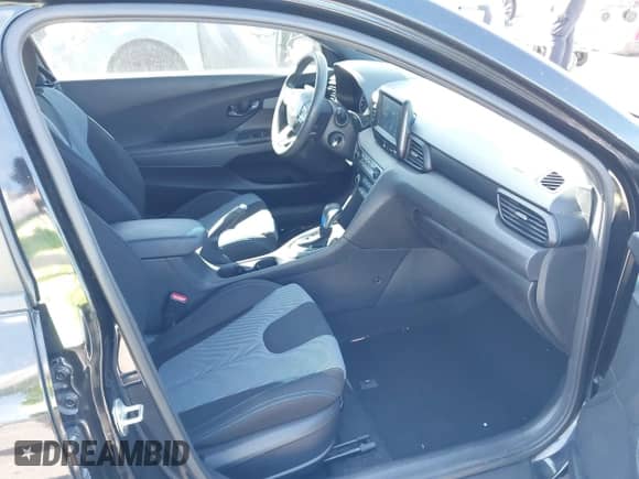 2020 Hyundai Veloster 2.0 with VIN KMHTG6AF6LU023533, listed as a IAAI auction lot 41742430 with 95,531 mi miles and . Bid and sale history available at DreamBid. Image 5.