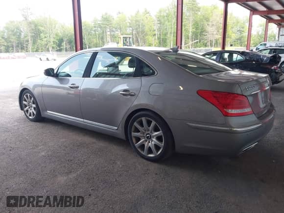 2011 Hyundai Equus Ultimate с VIN KMHGH4JF2BU029458, выставлен на аукционе IAAI как лот 42507372 с пробегом 162 587 миль миль и . История ставок и продаж доступна на DreamBid. Изображение 3.