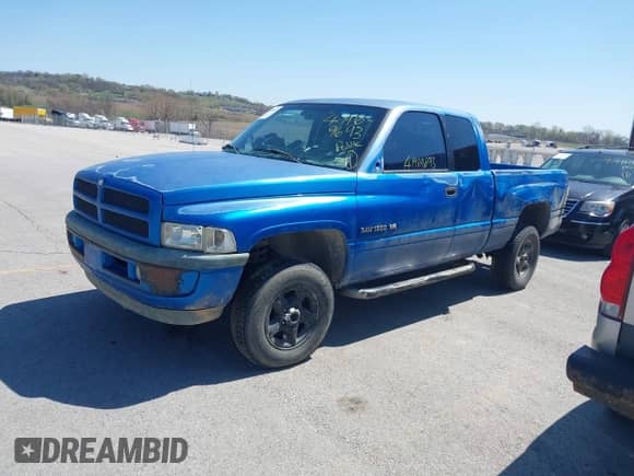 1998 Dodge 1500 с VIN 3B7HF13Y7WG185564, выставлен на аукционе IAAI как лот 41969693 с пробегом 336 463 миль миль и . История ставок и продаж доступна на DreamBid. Изображение 2.