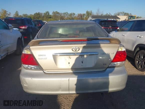 2006 Toyota Camry XLE with VIN 4T1BF32KX6U120280, listed as a IAAI auction lot 43355564 with 154,641 mi miles and . Bid and sale history available at DreamBid. Image 16.