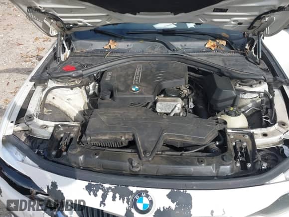 2016 BMW 3 Series 320i xDrive z VIN WBA8E5G54GNT95023, wystawiony jako IAAI lot #43329132 z przebiegiem 161 887 mil mil oraz . Historia ofert i sprzedaży dostępna na DreamBid. Obrazek 10.