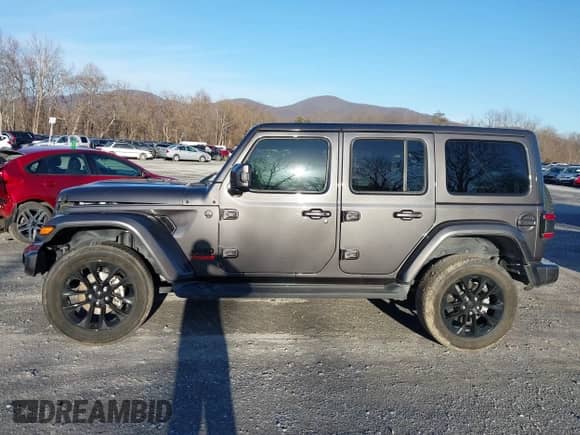 2021 Jeep Wrangler Unlimited Sahara Altitude z VIN 1C4HJXEN9MW535425, wystawiony jako IAAI lot #41469224 z przebiegiem 51 694 mil mil oraz . Historia ofert i sprzedaży dostępna na DreamBid. Obrazek 13.