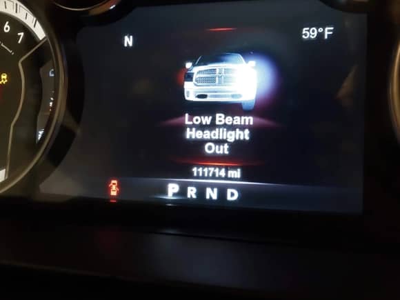 2017 Ram 1500 Big Horn z VIN 1C6RR6LT2HS547932, wystawiony jako IAAI lot #41293077 z przebiegiem 111 714 mil mil oraz . Historia ofert i sprzedaży dostępna na DreamBid. Obrazek 16.