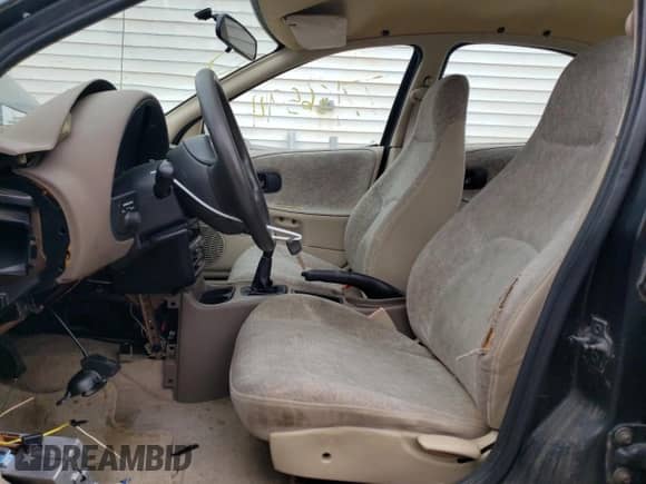 1996 Saturn SL z VIN 1G8ZG5281TZ319713, wystawiony jako Copart lot #77186594 z przebiegiem 245 847 mil mil oraz Czysty tytuł • Clean title. Historia ofert i sprzedaży dostępna na DreamBid. Obrazek 7.