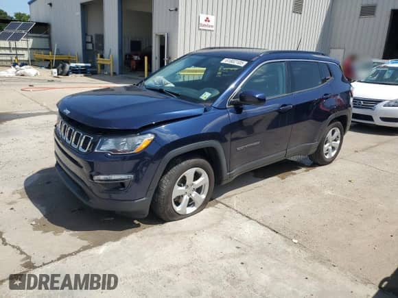 2021 Jeep Compass Latitude z VIN 3C4NJCBB8MT509295, wystawiony jako Copart lot #61802105 z przebiegiem Nie podano mil oraz Szkoda całkowita • Salvage title. Historia ofert i sprzedaży dostępna na DreamBid. Obrazek 1.