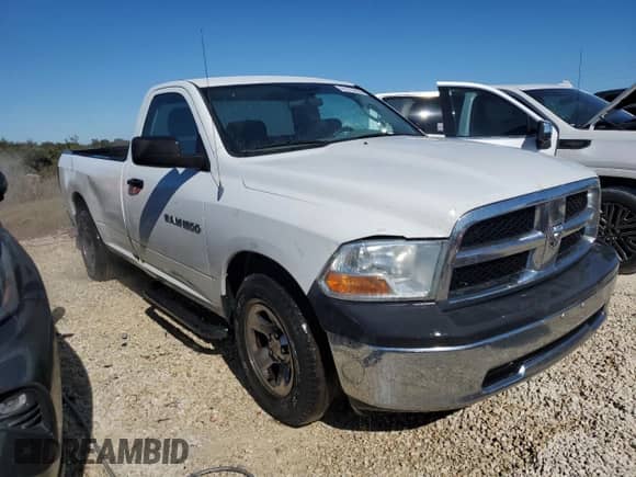 2012 Ram 1500 ST z VIN 3C6JD6DP9CG241260, wystawiony jako Copart lot #81074824 z przebiegiem 183 387 mil mil oraz Szkoda całkowita • Salvage title. Historia ofert i sprzedaży dostępna na DreamBid. Obrazek 4.
