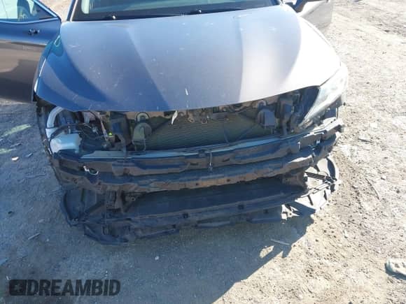 2019 Toyota Camry SE z VIN 4T1B11HK9KU259594, wystawiony jako IAAI lot #43482552 z przebiegiem 112 600 mil mil oraz . Historia ofert i sprzedaży dostępna na DreamBid. Obrazek 6.