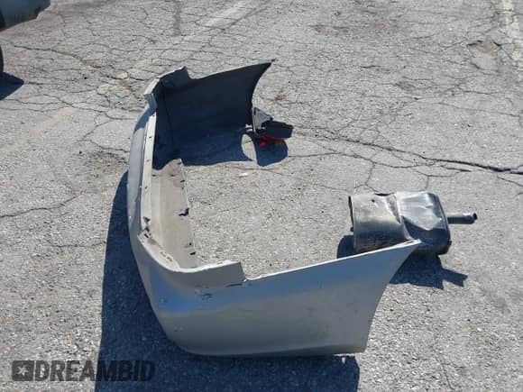 1998 Honda Accord LX z VIN 1HGCG1642WA065770, wystawiony jako IAAI lot #42278962 z przebiegiem 358 127 mil mil oraz . Historia ofert i sprzedaży dostępna na DreamBid. Obrazek 12.