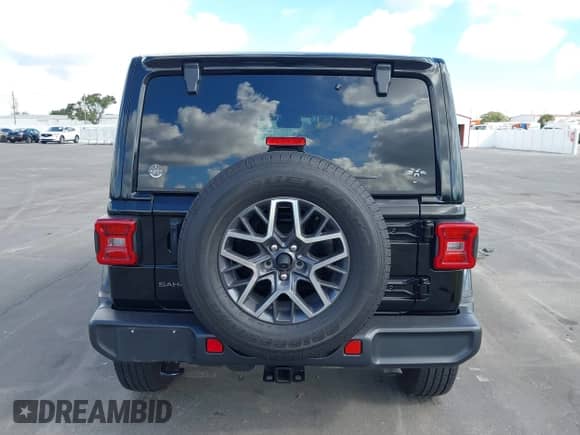 2025 Jeep Wrangler Sahara с VIN 1C4PJXEN7SW518700, выставлен на аукционе IAAI как лот 43325248 с пробегом 11 580 миль миль и . История ставок и продаж доступна на DreamBid. Изображение 16.