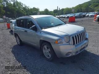 2007 Jeep Compass Sport с VIN 1J8FT47W87D211008, выставлен на аукционе IAAI как лот 42398786 с пробегом 141 441 миль миль и . История ставок и продаж доступна на DreamBid. Изображение 1.