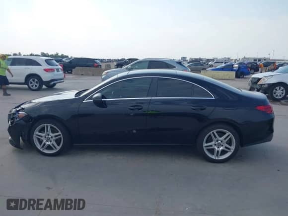 2020 Mercedes-Benz CLA 250 z VIN WDD5J4GB1LN043941, wystawiony jako IAAI lot #43011919 z przebiegiem 143 547 mil mil oraz . Historia ofert i sprzedaży dostępna na DreamBid. Obrazek 14.