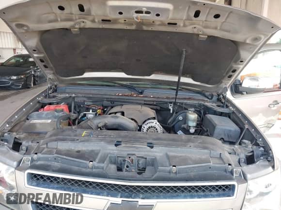2007 Chevrolet Suburban LT z VIN 3GNFC16047G158109, wystawiony jako IAAI lot #42607596 z przebiegiem 399 118 mil mil oraz . Historia ofert i sprzedaży dostępna na DreamBid. Obrazek 10.