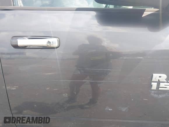 2015 Ram 1500 Lone Star z VIN 1C6RR7LM7FS603990, wystawiony jako IAAI lot #43231463 z przebiegiem 200 337 mil mil oraz . Historia ofert i sprzedaży dostępna na DreamBid. Obrazek 18.