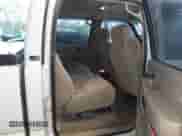 2005 Chevrolet Silverado 1500 LS z VIN 2GCEC13T551104584, wystawiony jako IAAI lot #43406967 z przebiegiem 279 561 mil mil oraz . Historia ofert i sprzedaży dostępna na DreamBid. Obrazek 8.