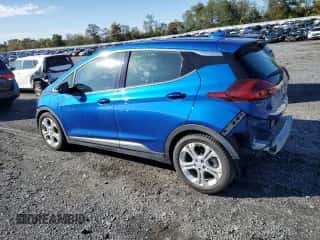 2017 Chevrolet Bolt EV LT z VIN 1G1FW6S01H4166355, wystawiony jako Copart lot #70311463 z przebiegiem 55 886 mil mil oraz . Historia ofert i sprzedaży dostępna na DreamBid. Obrazek 2.
