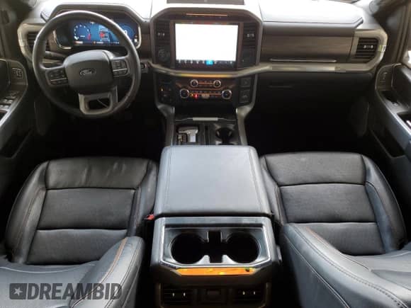 2024 Ford F-150 Lariat с VIN 1FTFW5L59RKD28385, выставлен на аукционе Copart как лот 71002725 с пробегом 34 922 миль миль и Чистый • Clean title. История ставок и продаж доступна на DreamBid. Изображение 8.